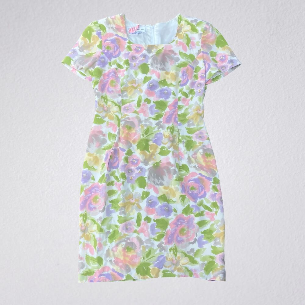 White, purple, green floral silk sheath dress, Maggy London size 8, cottagecore